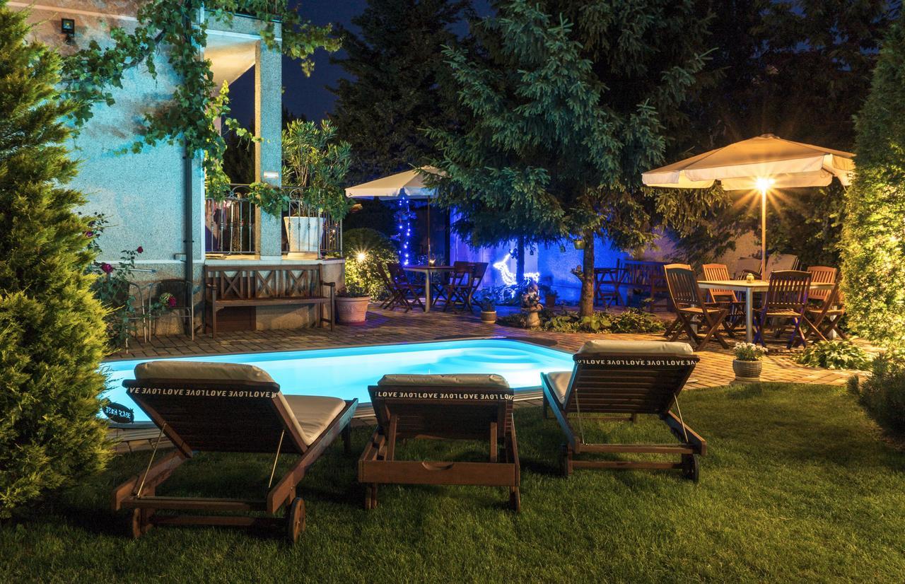 Guest House Butterfly Wing Odessa Luaran gambar