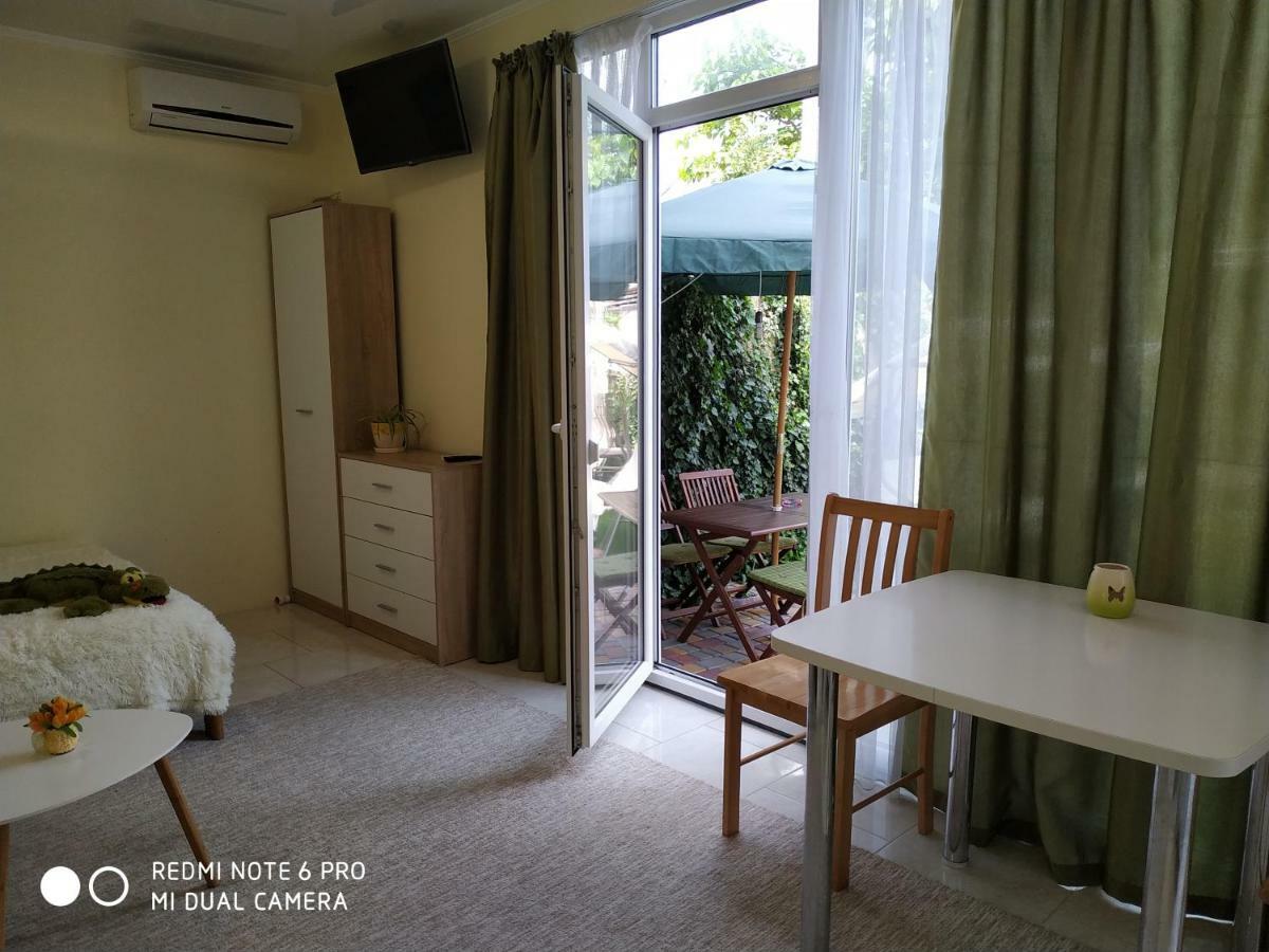 Guest House Butterfly Wing Odessa Luaran gambar