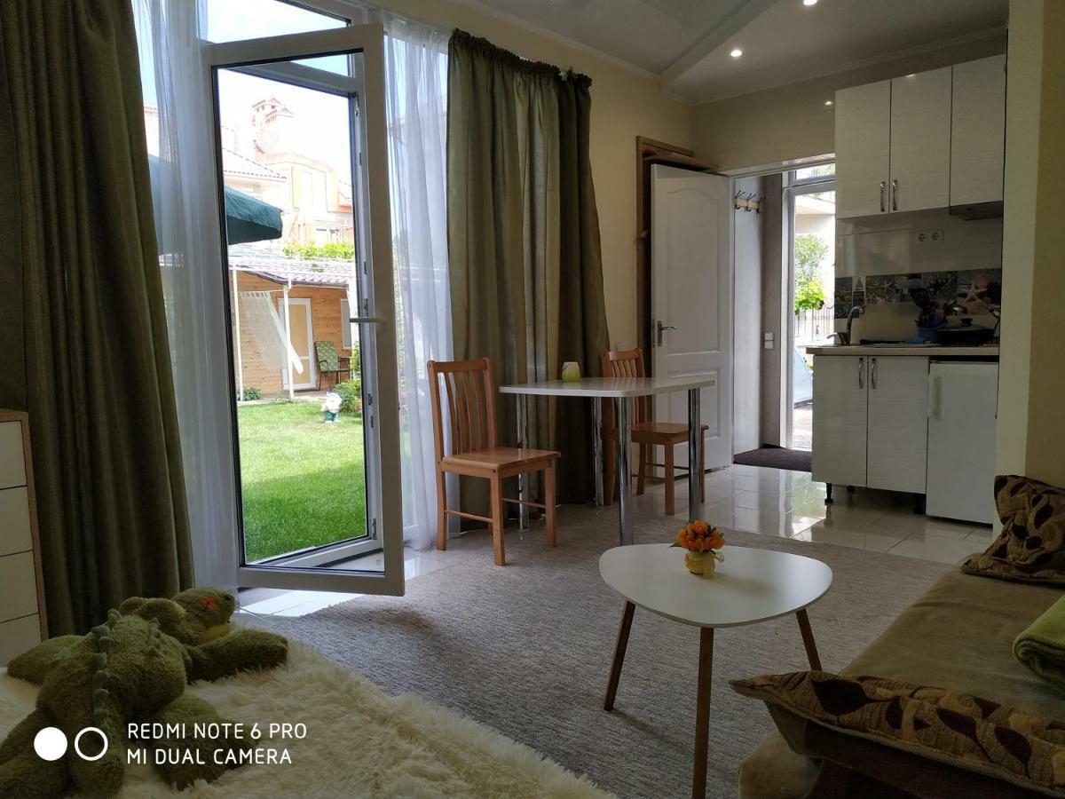 Guest House Butterfly Wing Odessa Luaran gambar