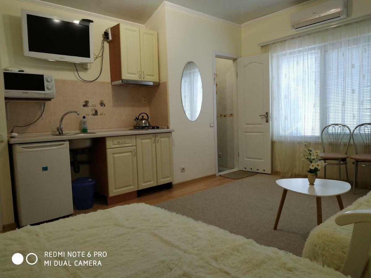 Guest House Butterfly Wing Odessa Luaran gambar