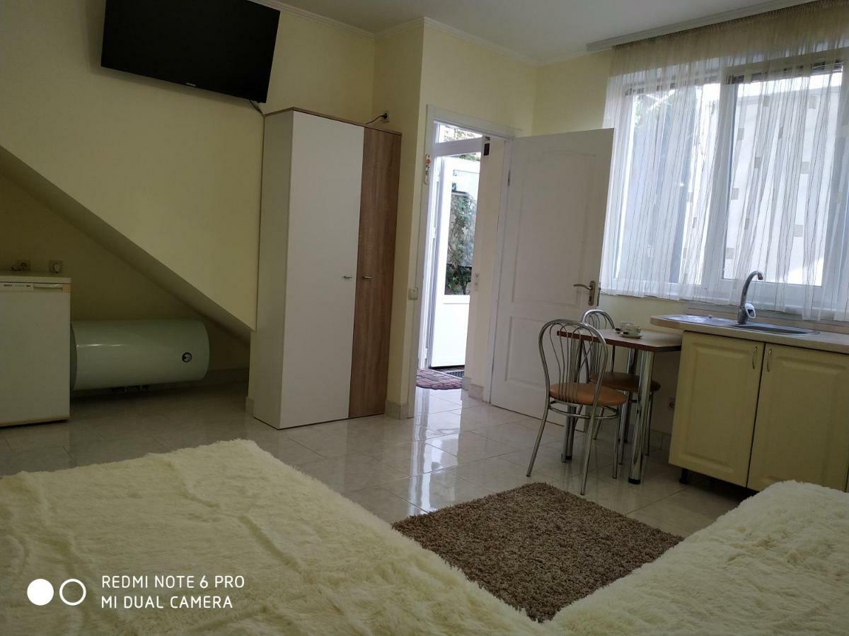 Guest House Butterfly Wing Odessa Luaran gambar