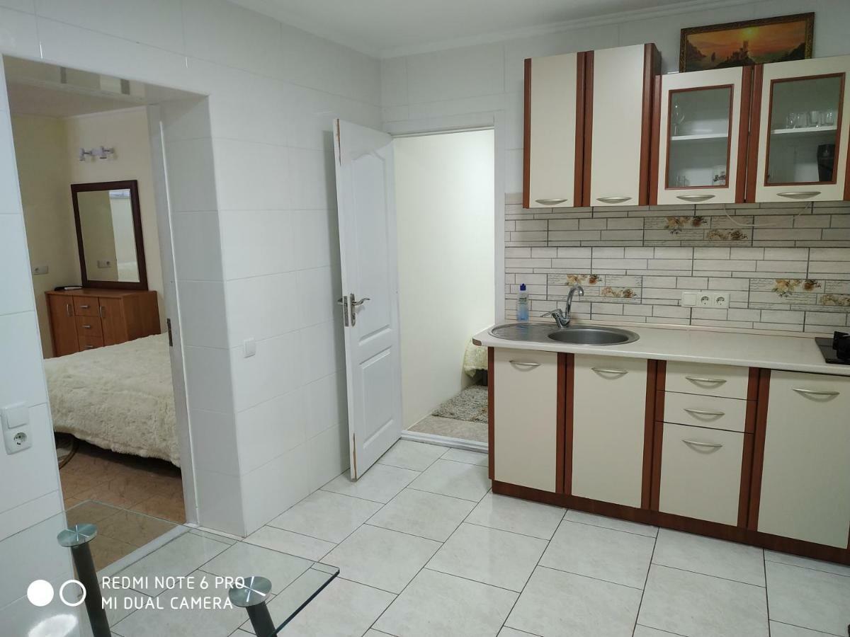 Guest House Butterfly Wing Odessa Luaran gambar
